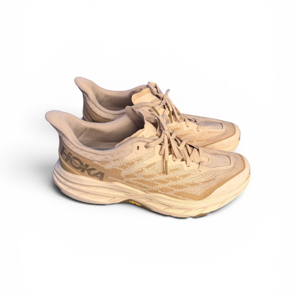 Hoka Men Neutral Trainer in Tan